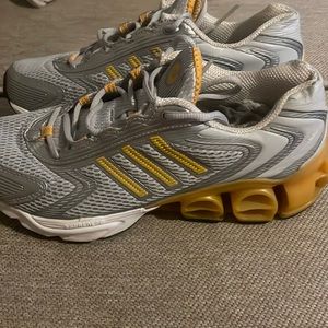 Adidas Sneakers